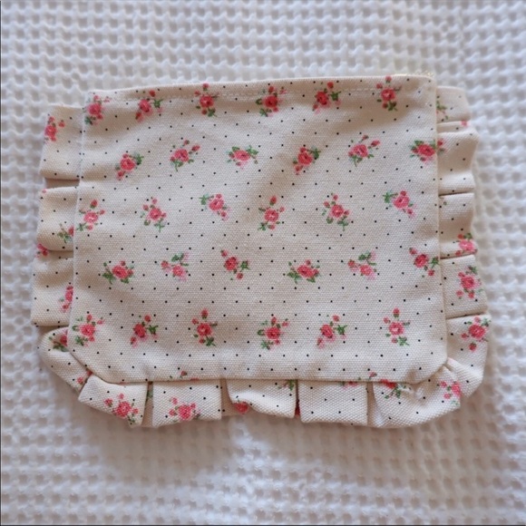 Sezane Frou-frou Ruffle Organic Cotton Floral Printed Zipped Pouch - Picture 2 of 5